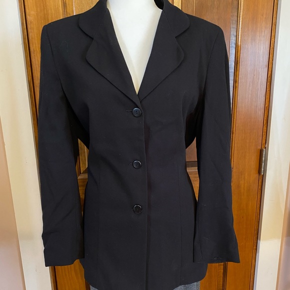 PreLoved classic black blazer - Picture 2 of 8